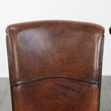 Ensemble confortable de 2 chaises de salle à manger en cuir de mouton avec du caractère.