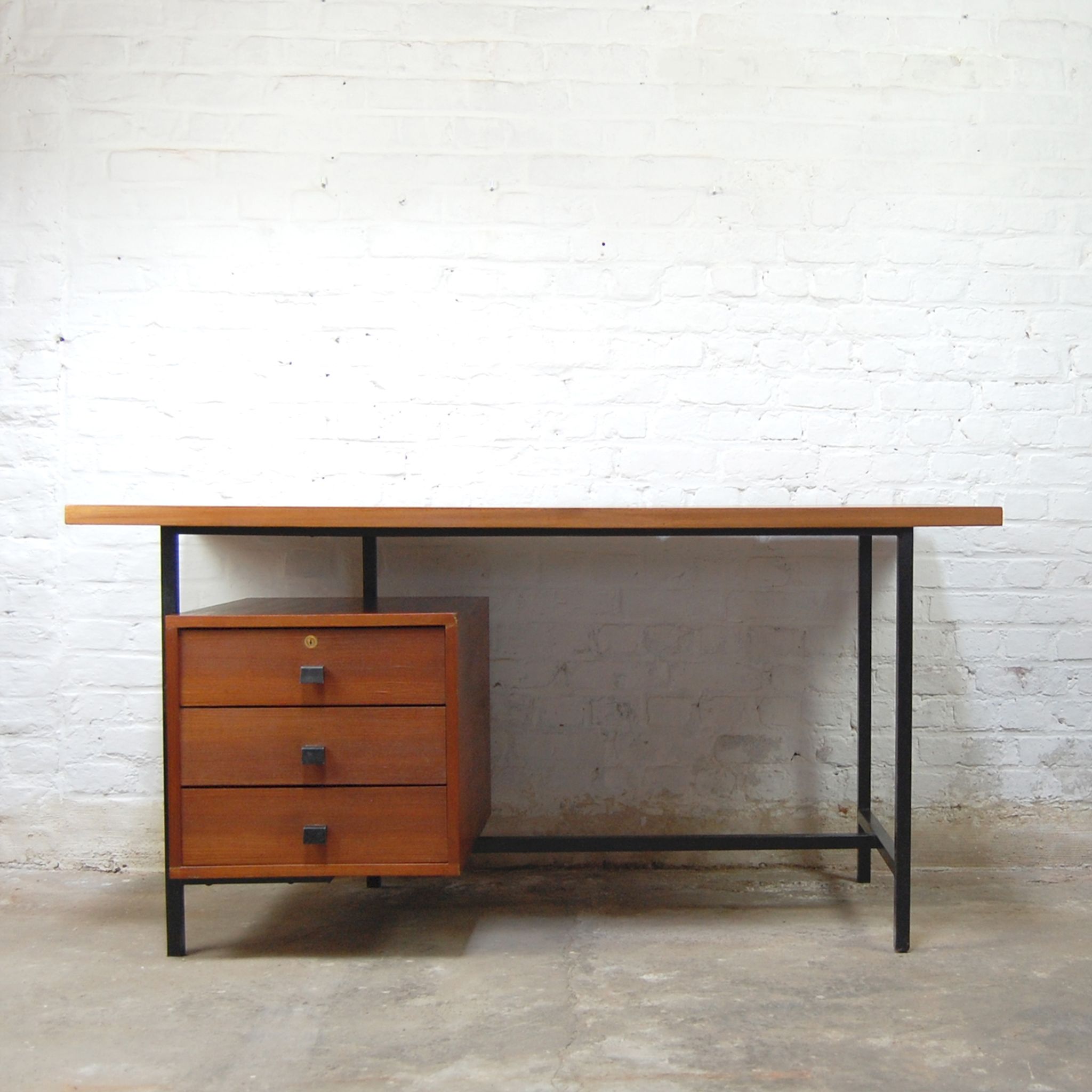 Model desk "Ariel" by Jean Domps, Trefac edition 1960