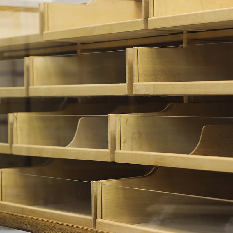 Comptoir de magasin Midcentry - Vitrine