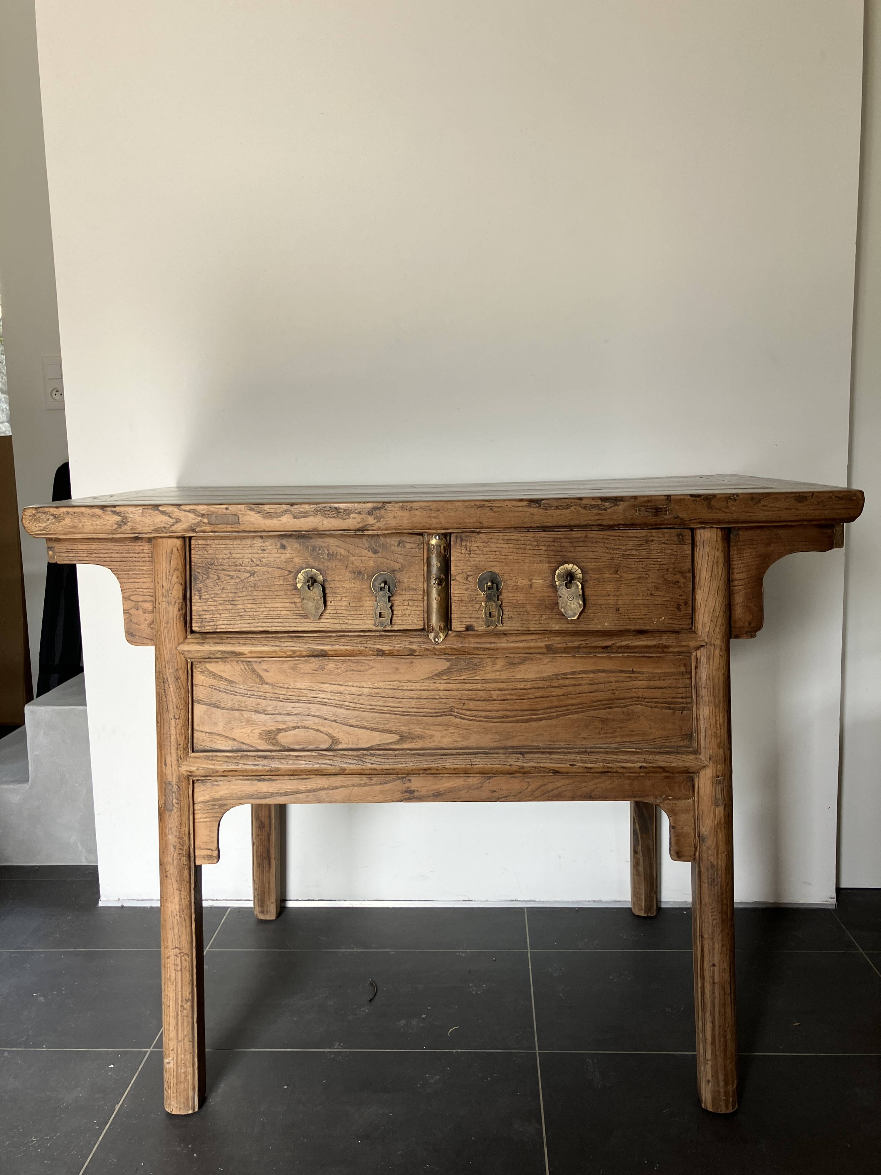 Console ancienne en bois d'orme