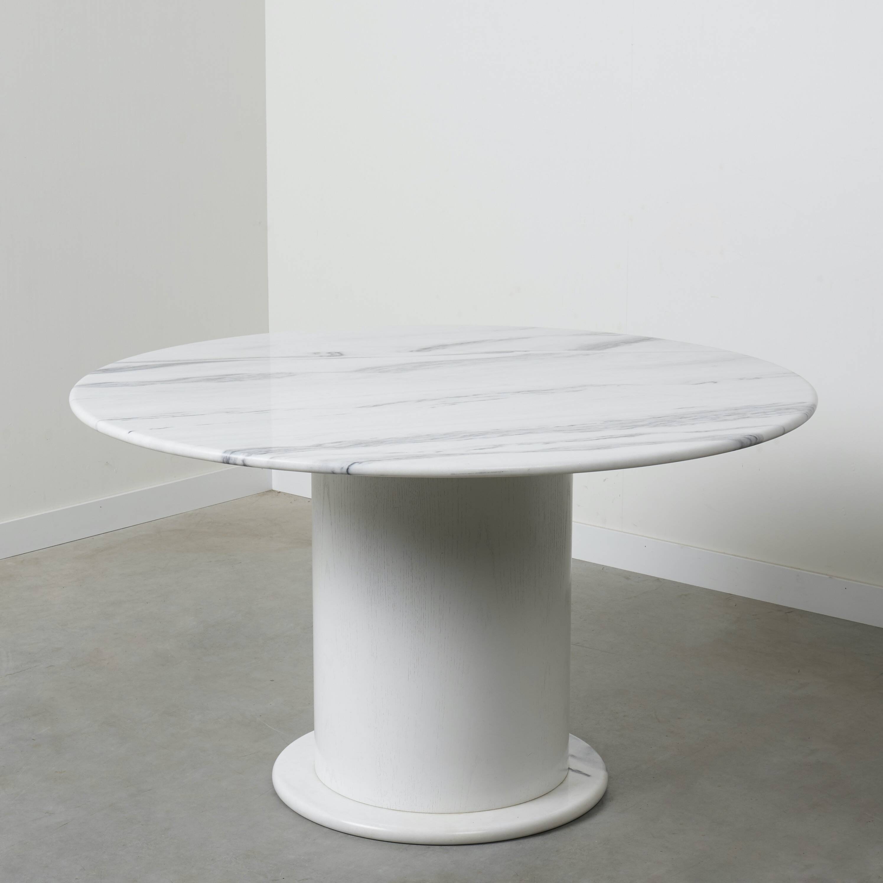 Table à manger ronde en marbre de Carrare, années 1970