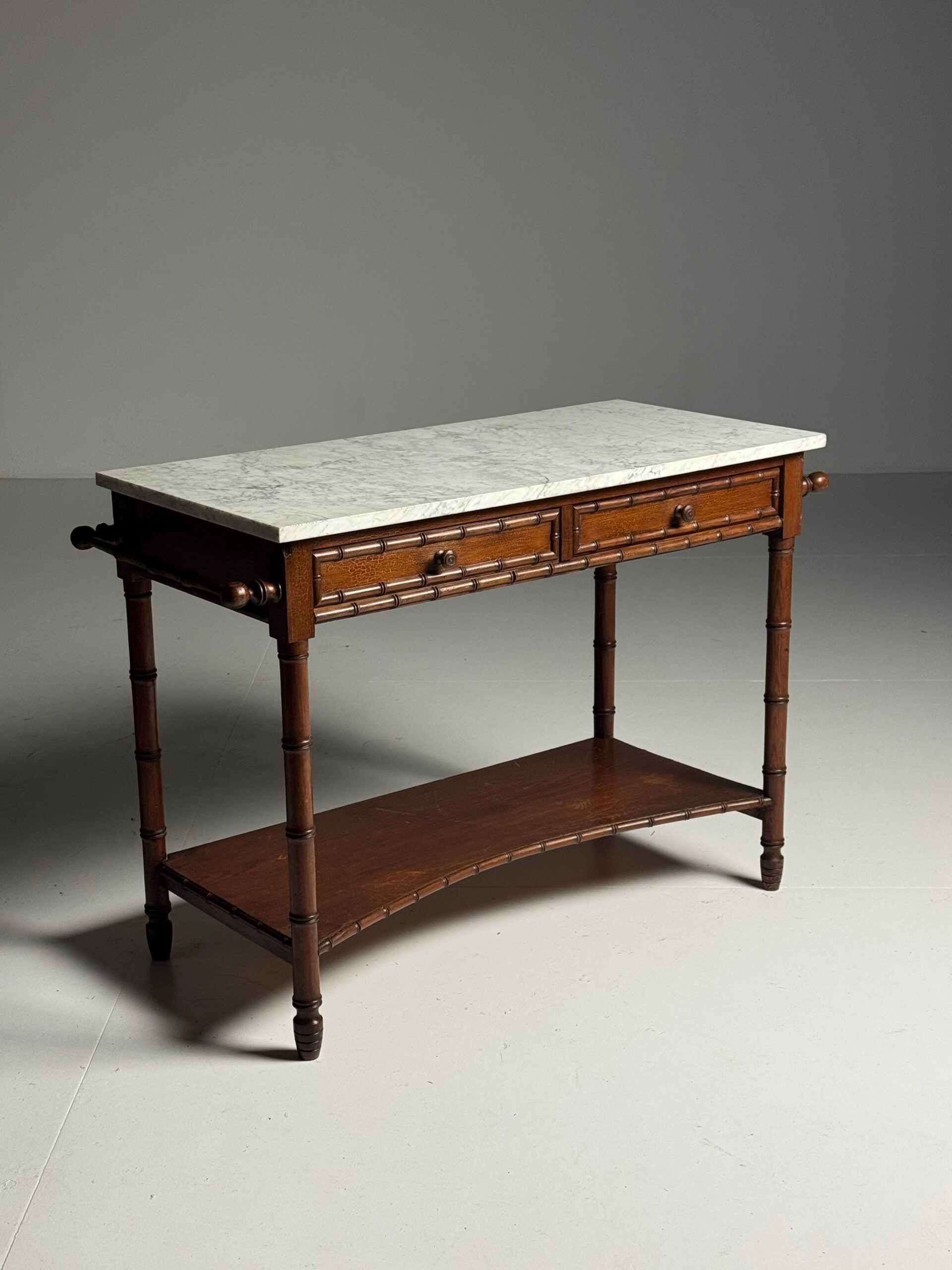 Table d'appoint en faux bambou vers 1900