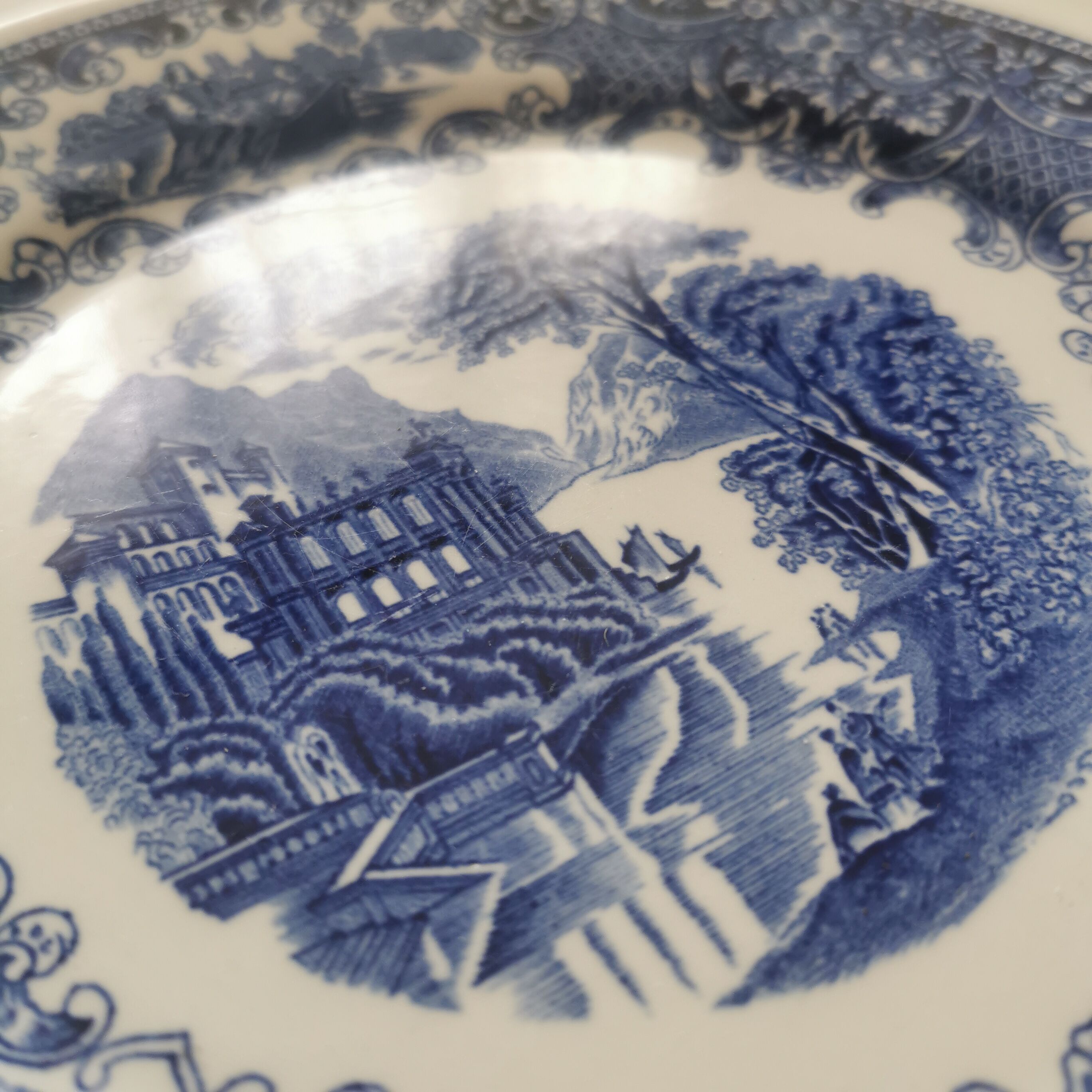 Earthenware dinner plate, Royal Sphinx Maastricht "Cambridge"