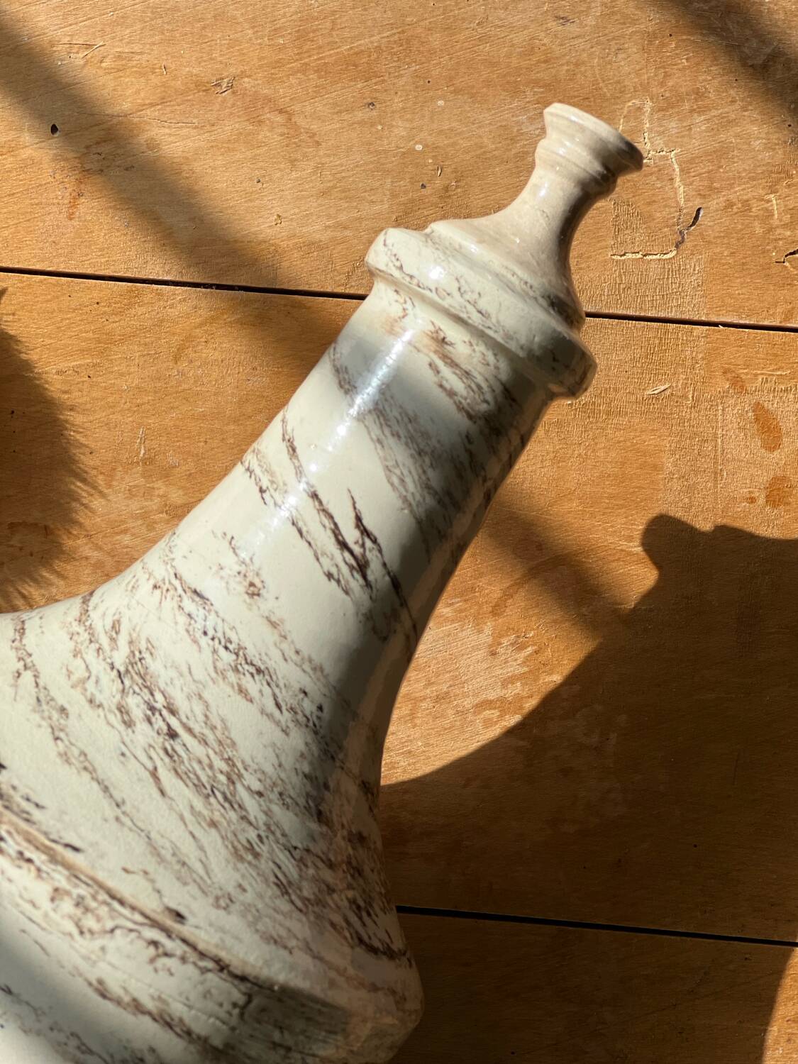 Large handcrafted bottle in glazed and marbled ceramic stoneware