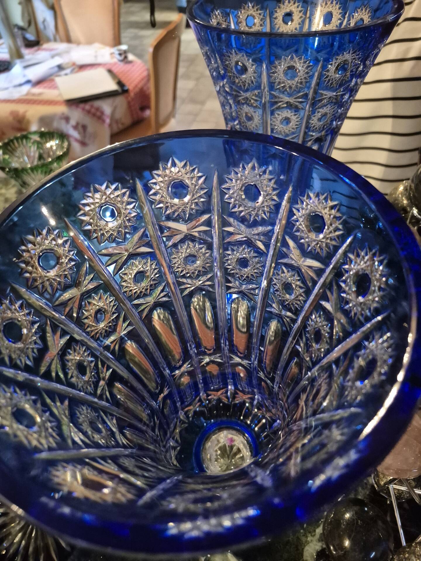 Blown crystal vase 24% lead oxide. The Dukes of Lorraine.