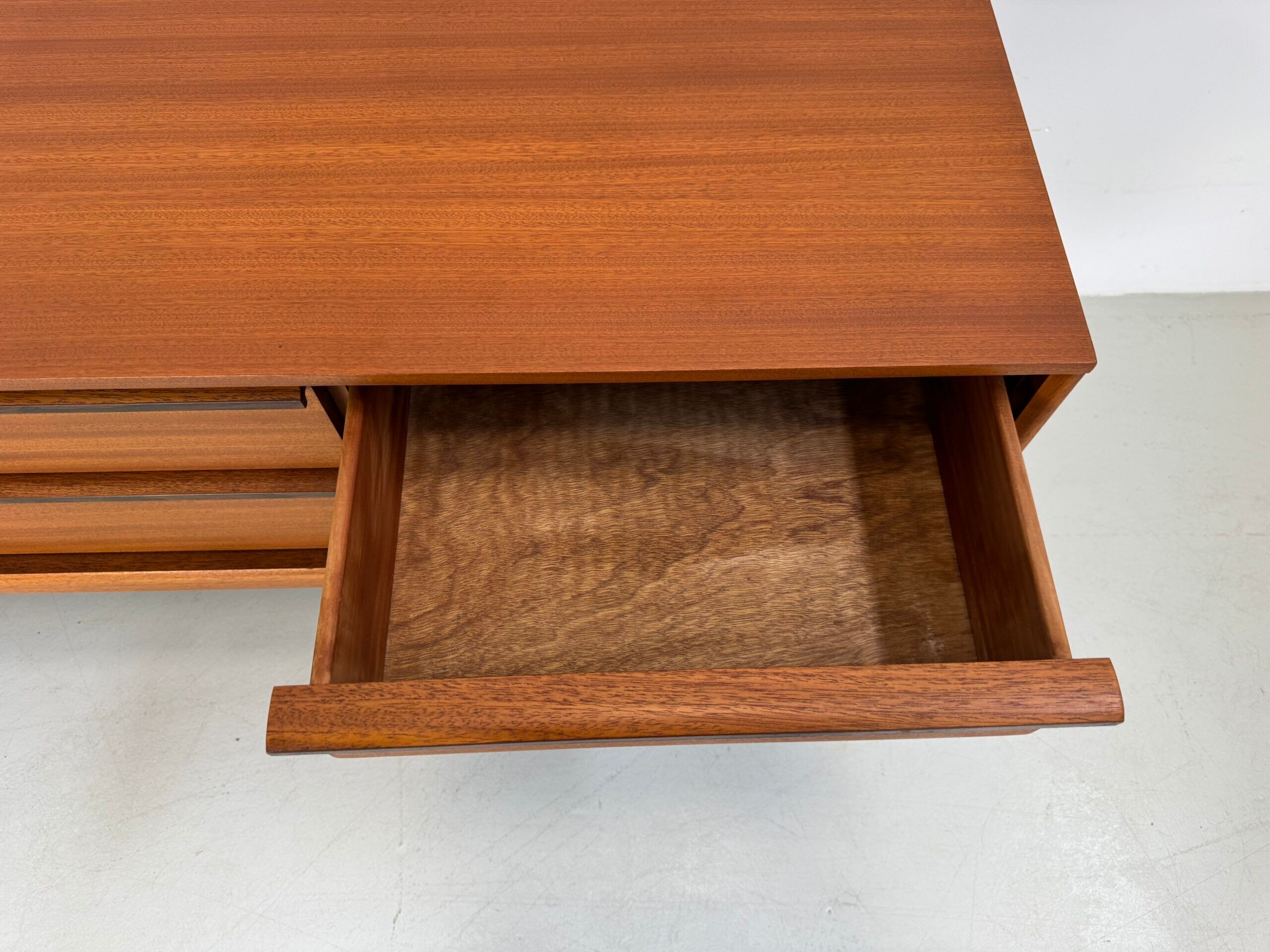 Vintage Austinsuite sideboard.