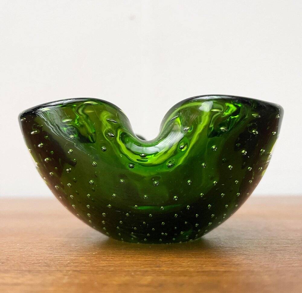 Vintage Italian Bullicante glass bowl from Murano.