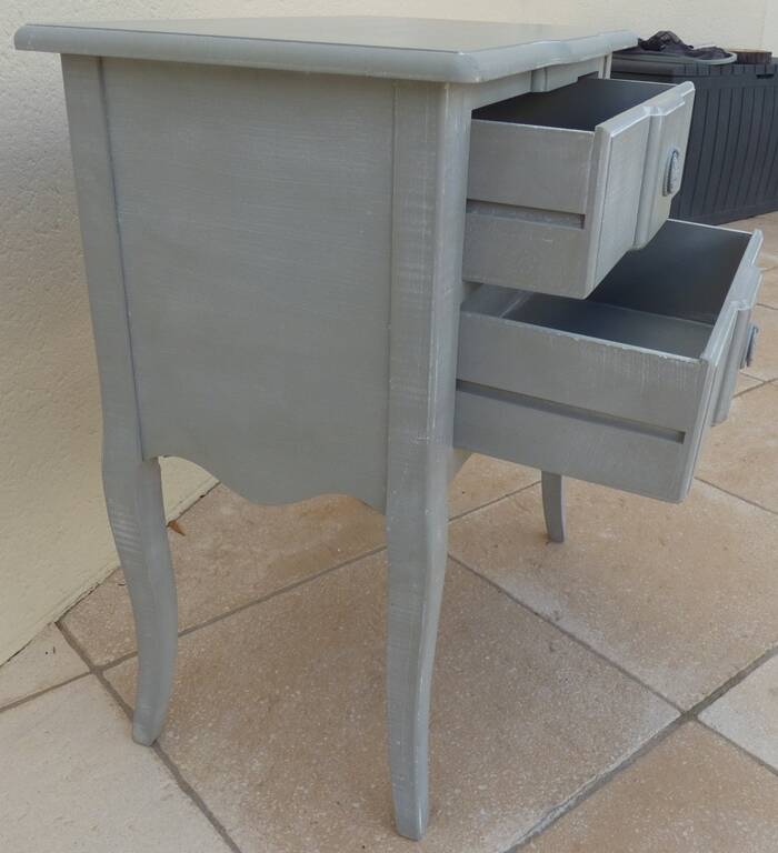 Chic Louis XV style 2-drawer piece of furniture