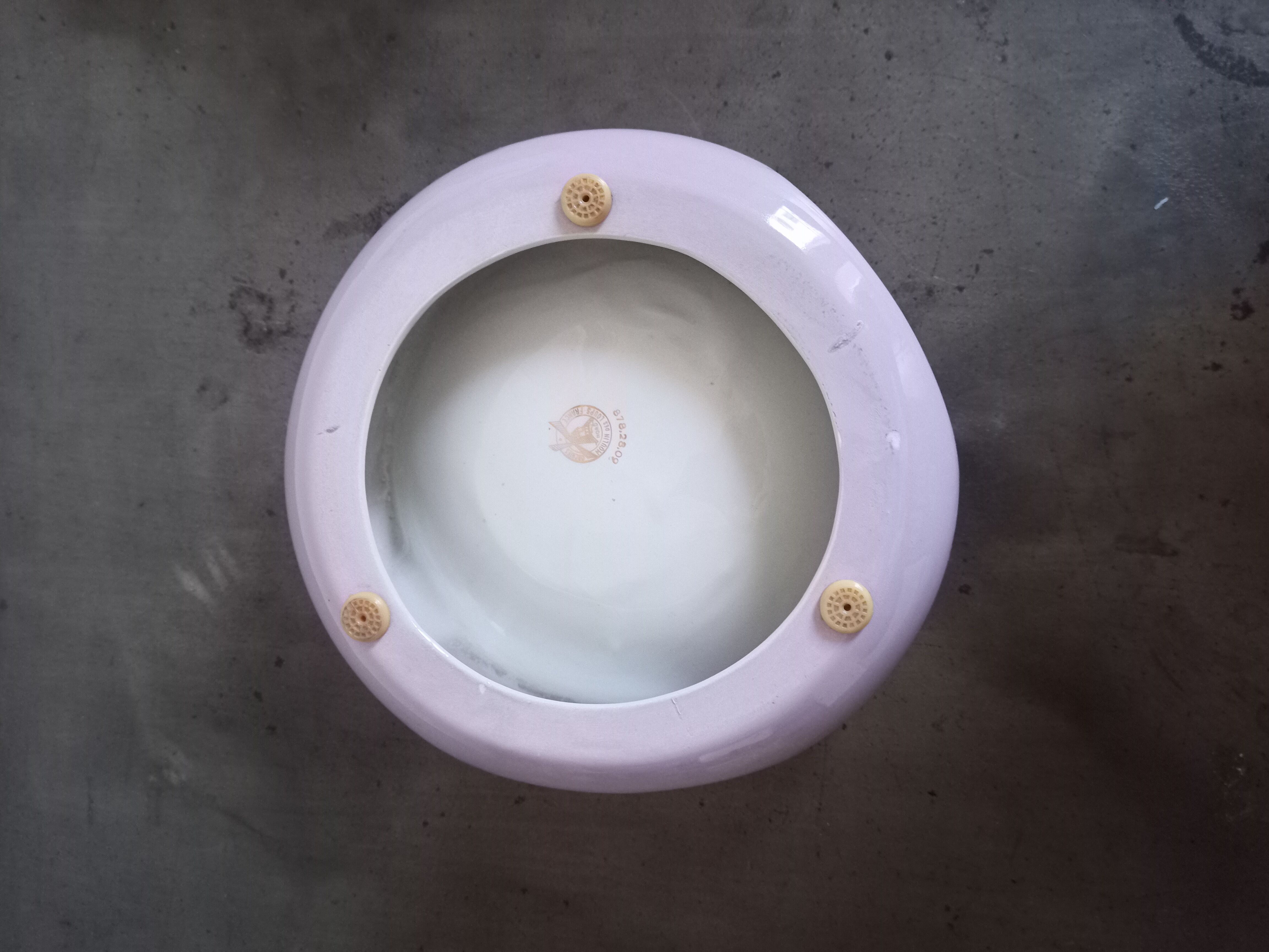 Johnnie Walker ceramic countertop ashtray