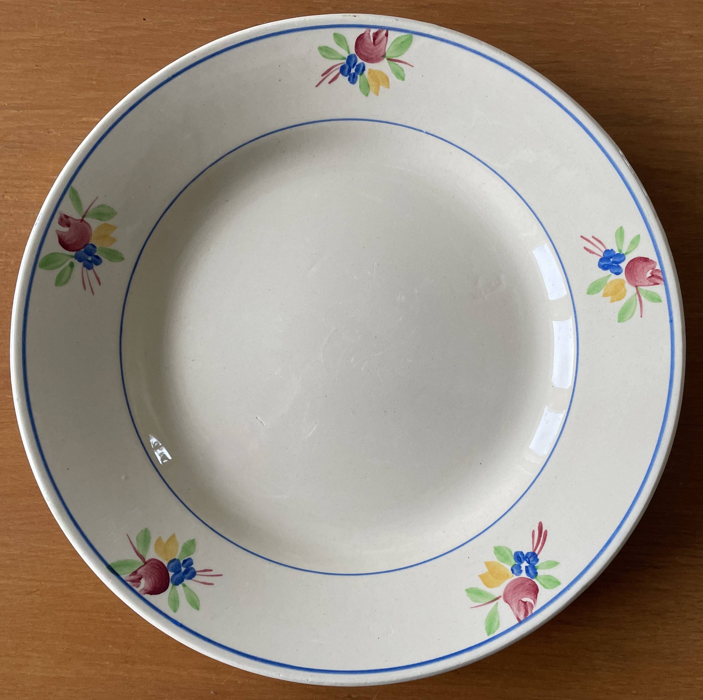 6 antique flat plates in Gien earthenware