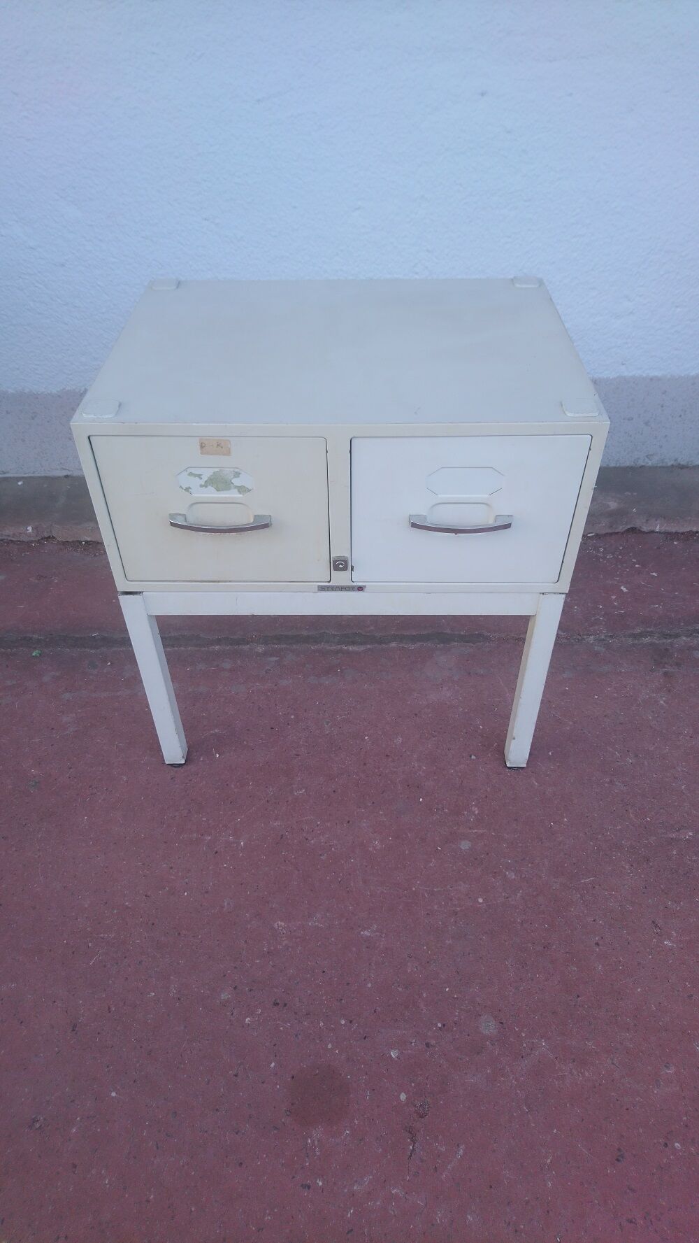 Meuble industriel Strafor