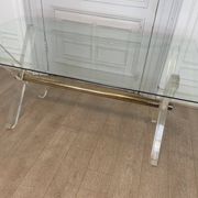 Table en plexi métal doré et verre biseauté 1970s