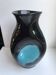 vase design forme libre en céramique noir et bleu années 70