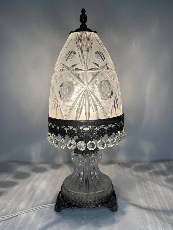 Lampe à poser en cristal taillé