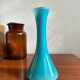 Vase en opaline bleu