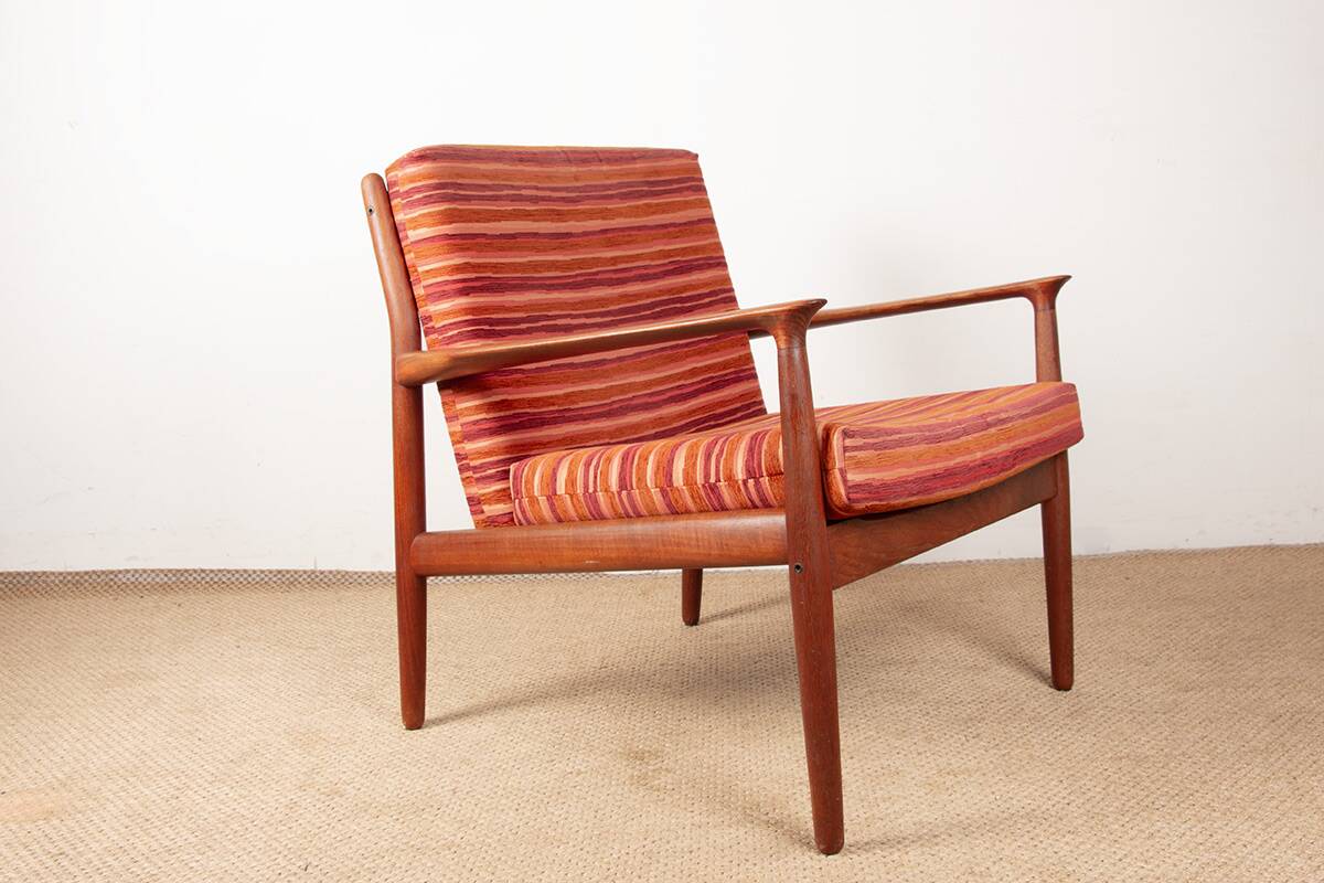 Pair of Danish armchairs in solid teak and fabric, Svend Aage Eriksen 1960.