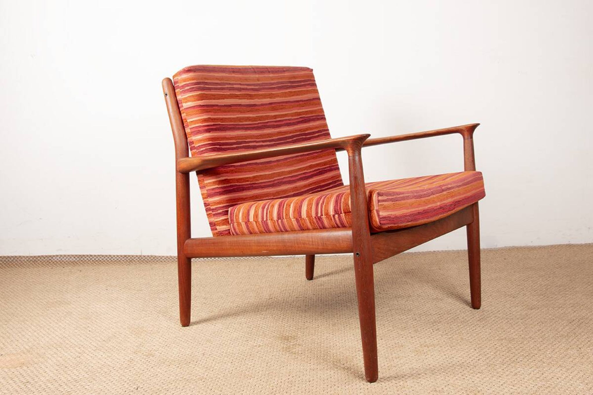 Pair of Danish armchairs in solid teak and fabric, Svend Aage Eriksen 1960.
