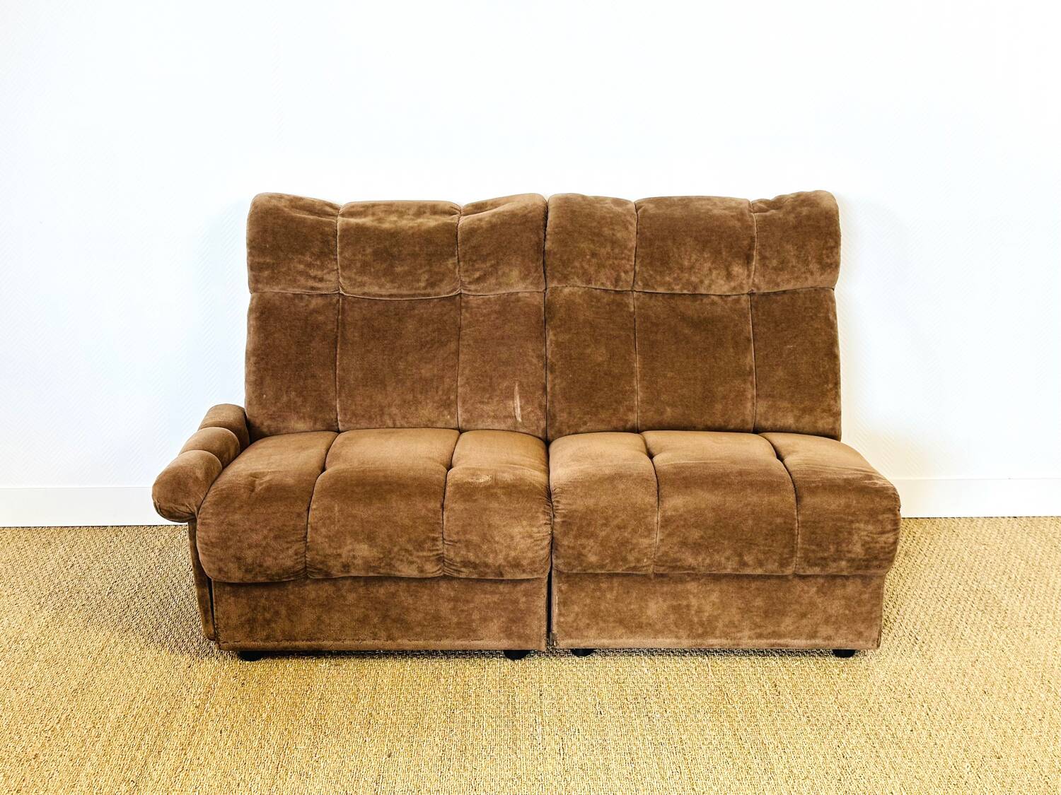 2 vintage velvet armchairs from the 1960s