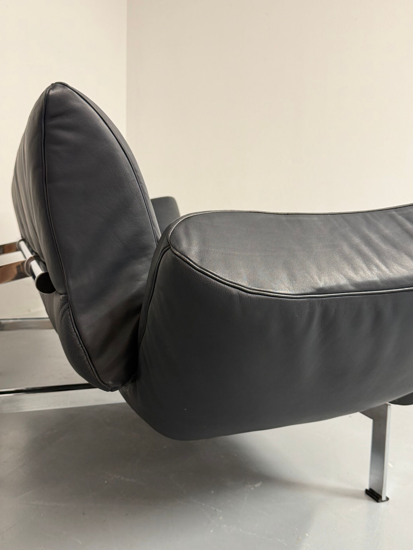 De Sede DS 140 midnight blue 3-seater vintage leather sofa 1980s design