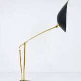 Articulated brass desk lamp in the style of Angelo Lelli, mid-century, Italy, 1950s.