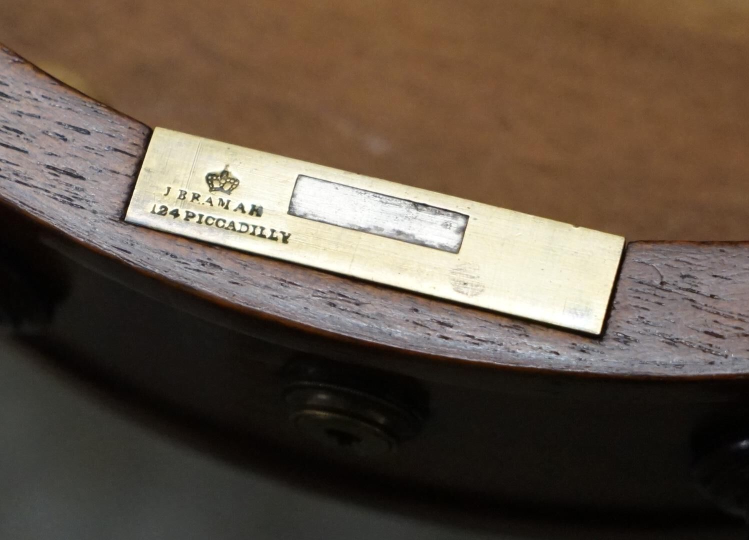 Bureau Kidney de Campagne Militaire Regency de Gillow's of Lancaster avec Galerie en Laiton
