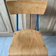 Chaise d'école vintage rénovée