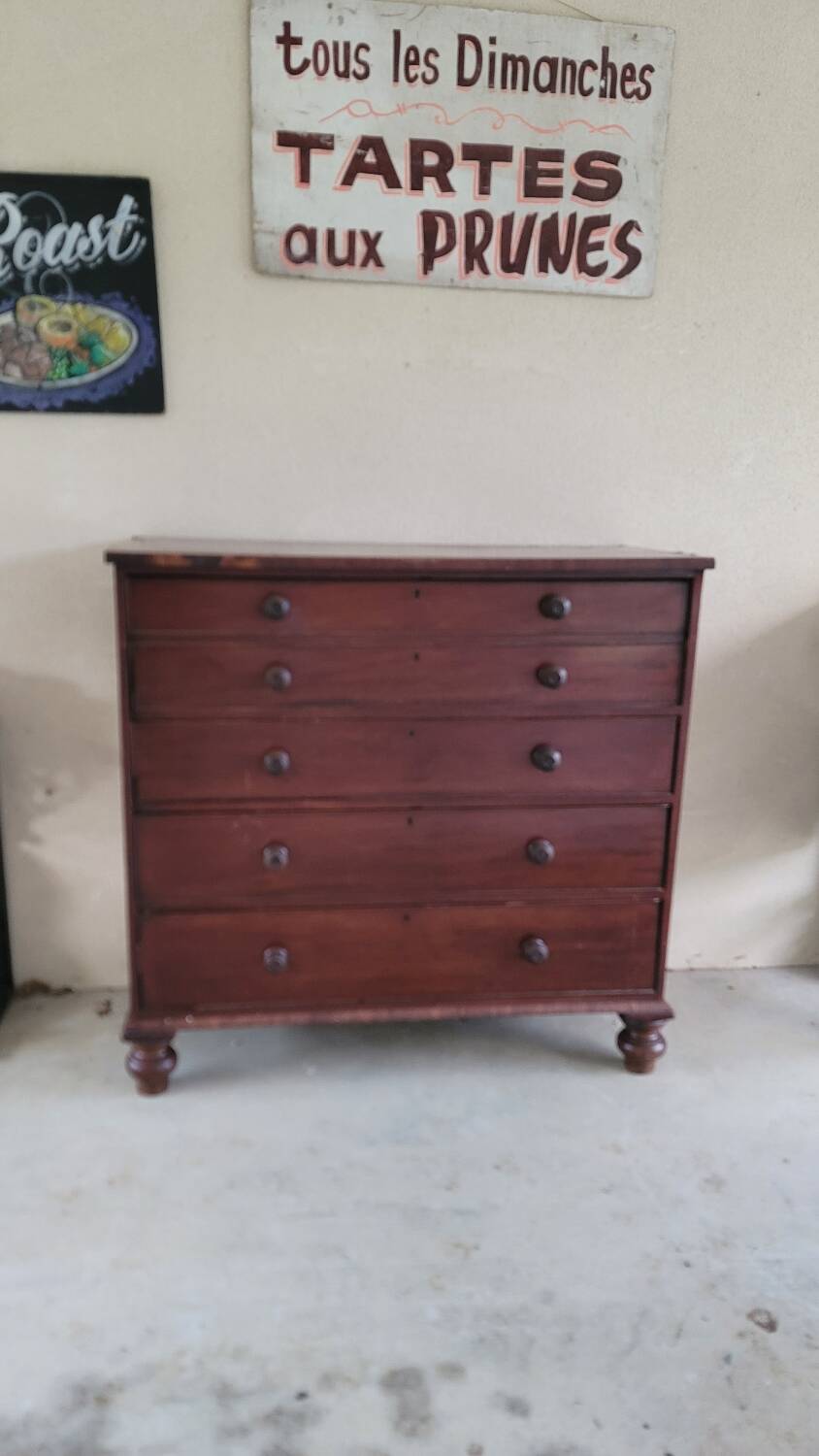 Victorian chest of drawers