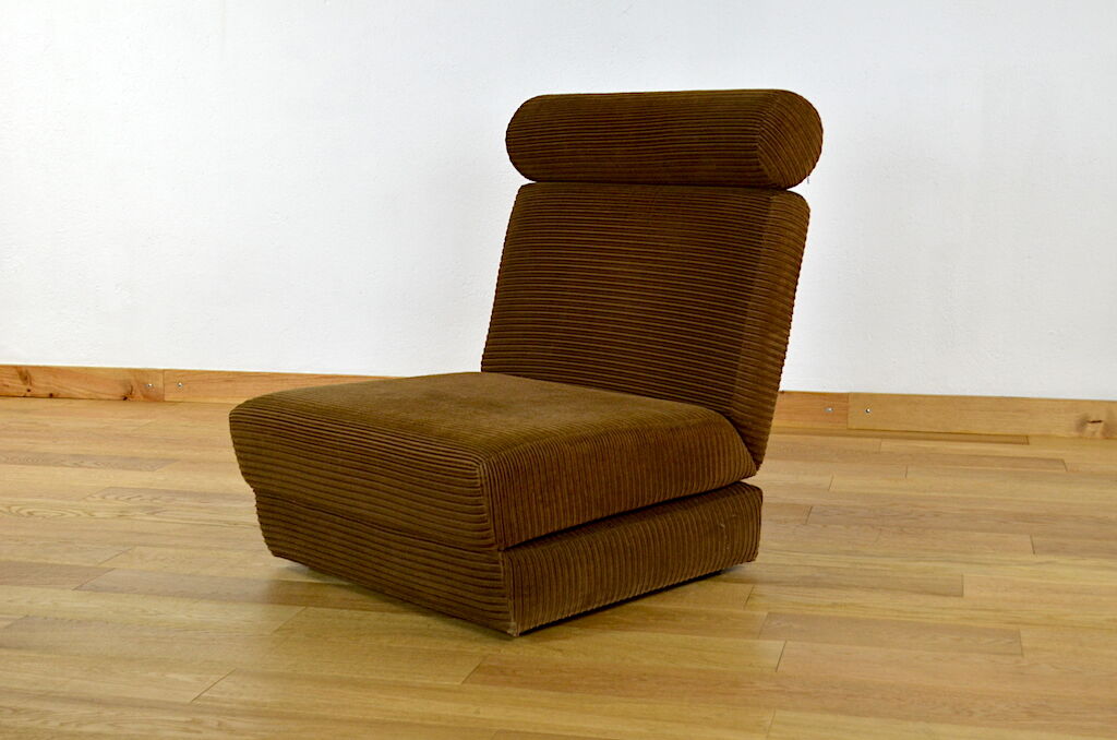 Vintage convertible armchair in bed 1970