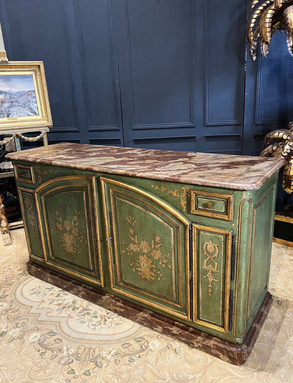 Buffet de chasse de style Louis XIV à double évolution en bois peint