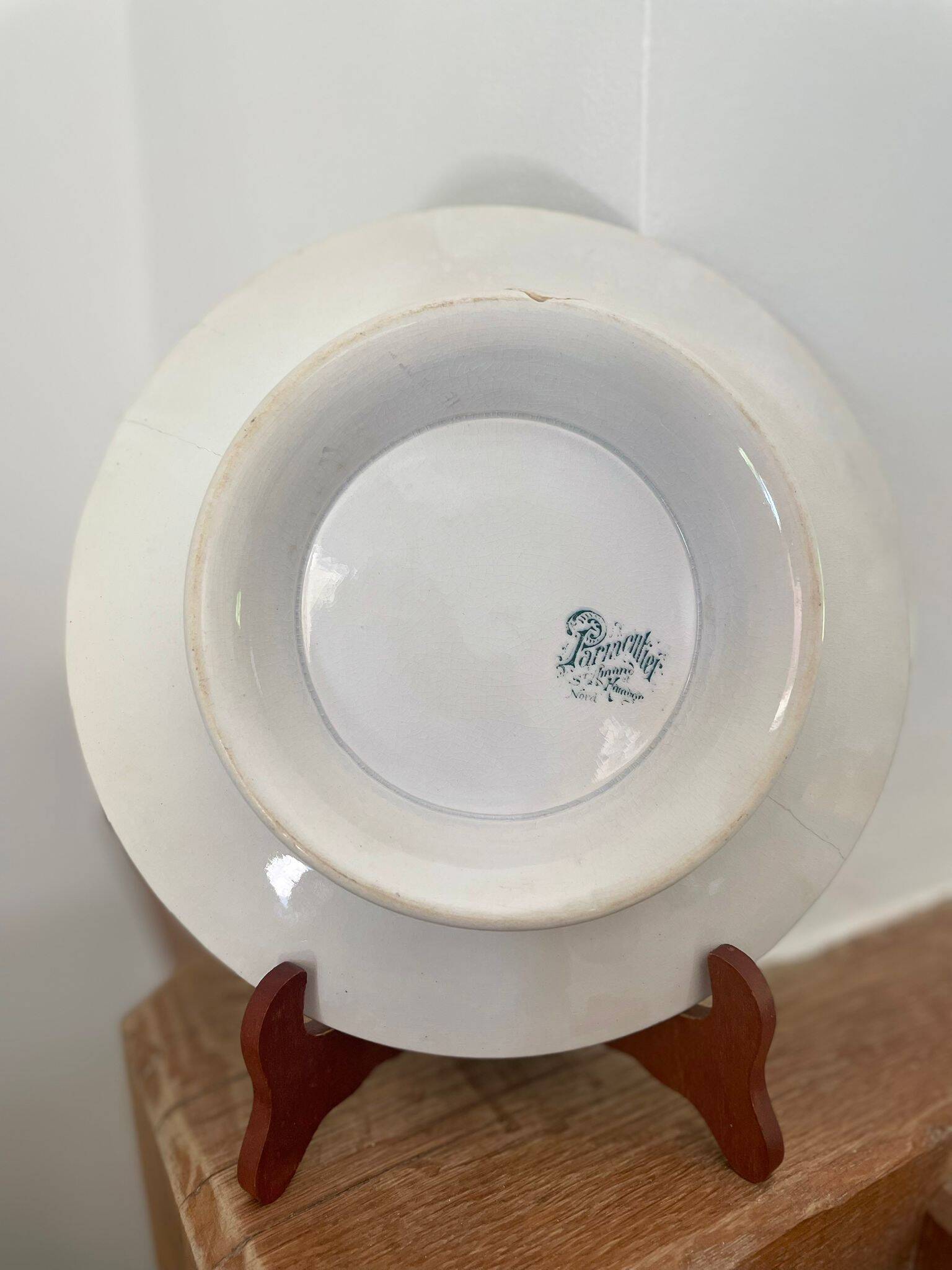 Old presentation dish, Saint Amand