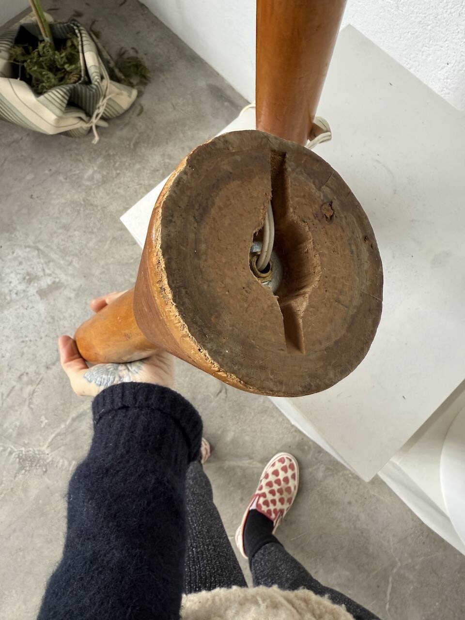 Paire de lampes de table bois chêne années 50