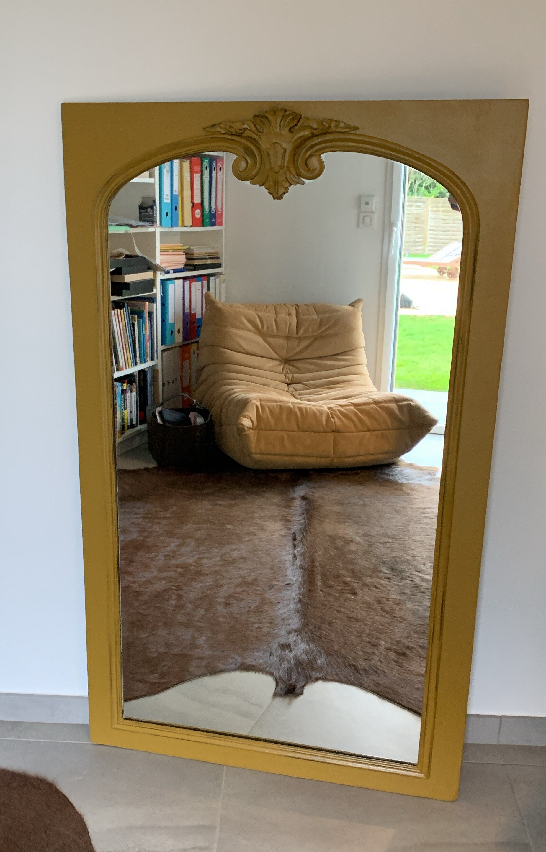 Mirror frame painted wood