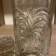 Carafe en verre ciselé