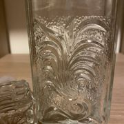 Carafe en verre ciselé