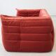 Canapé Togo vintage deux places avec accoudoirs en velours bordeaux par Michel Ducaroy pour Ligne Roset, années 1970.