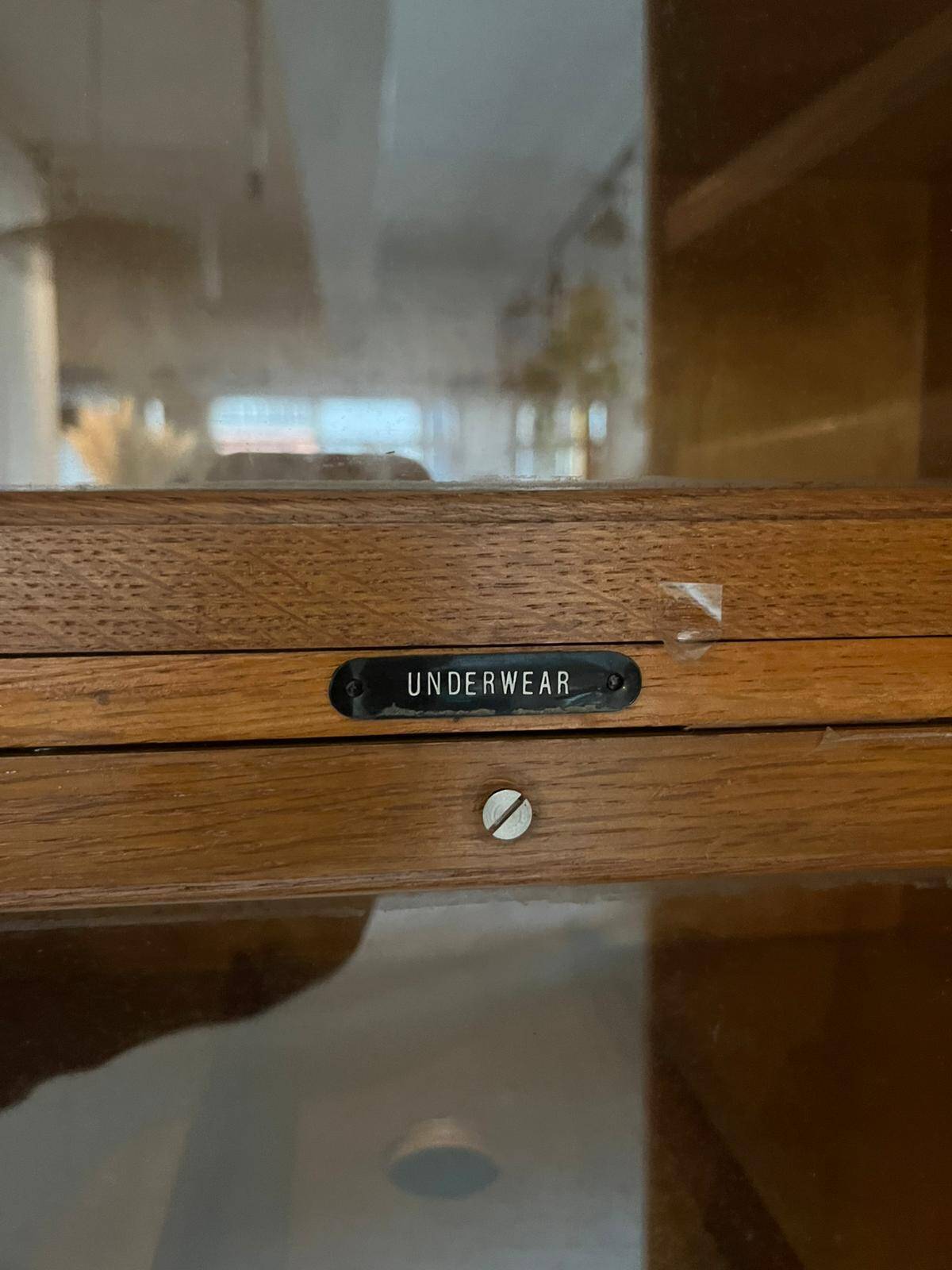 Armoire cabine anglaise en acajou de marque Compactom pour homme