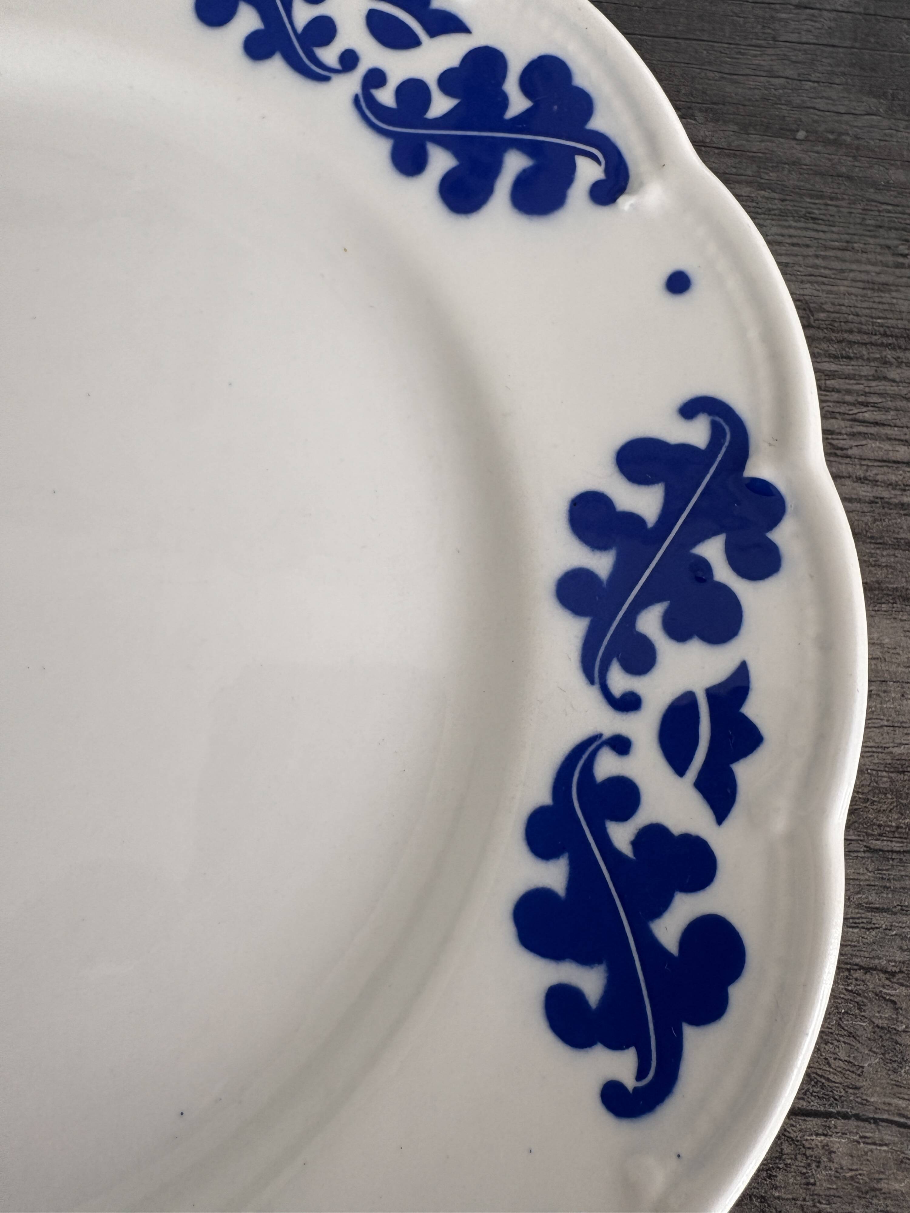 Set of 5 boch la louvière dinner plates