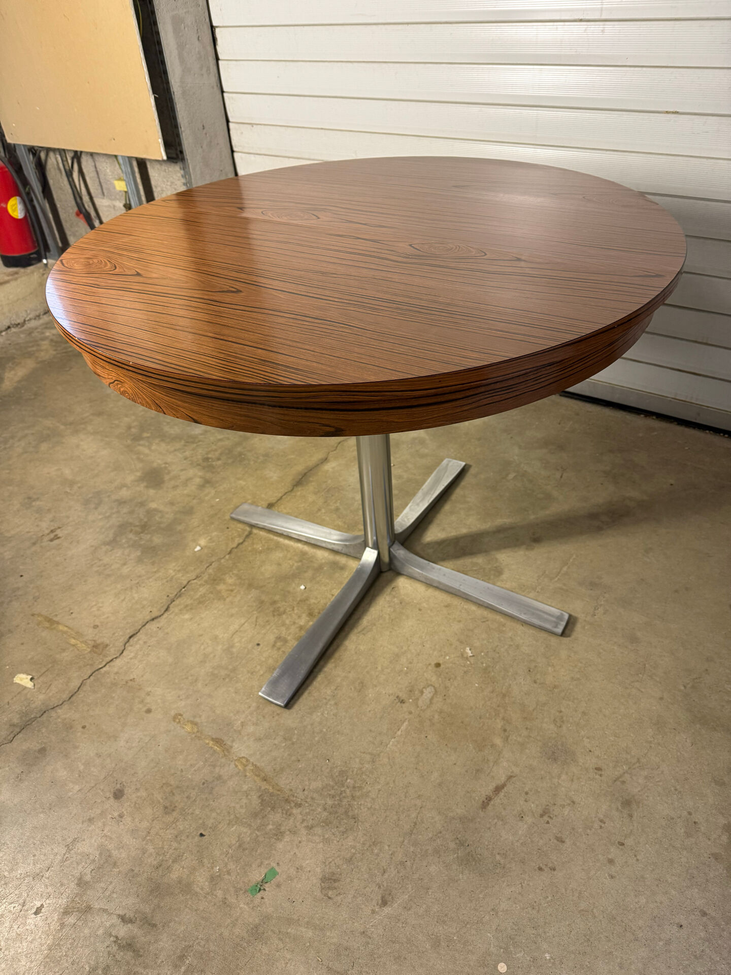 Vintage extendable table