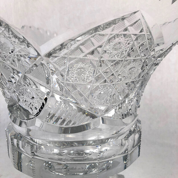 Cut on foot in cut crystal