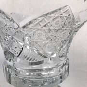 Coupe sur pied en cristal taillé