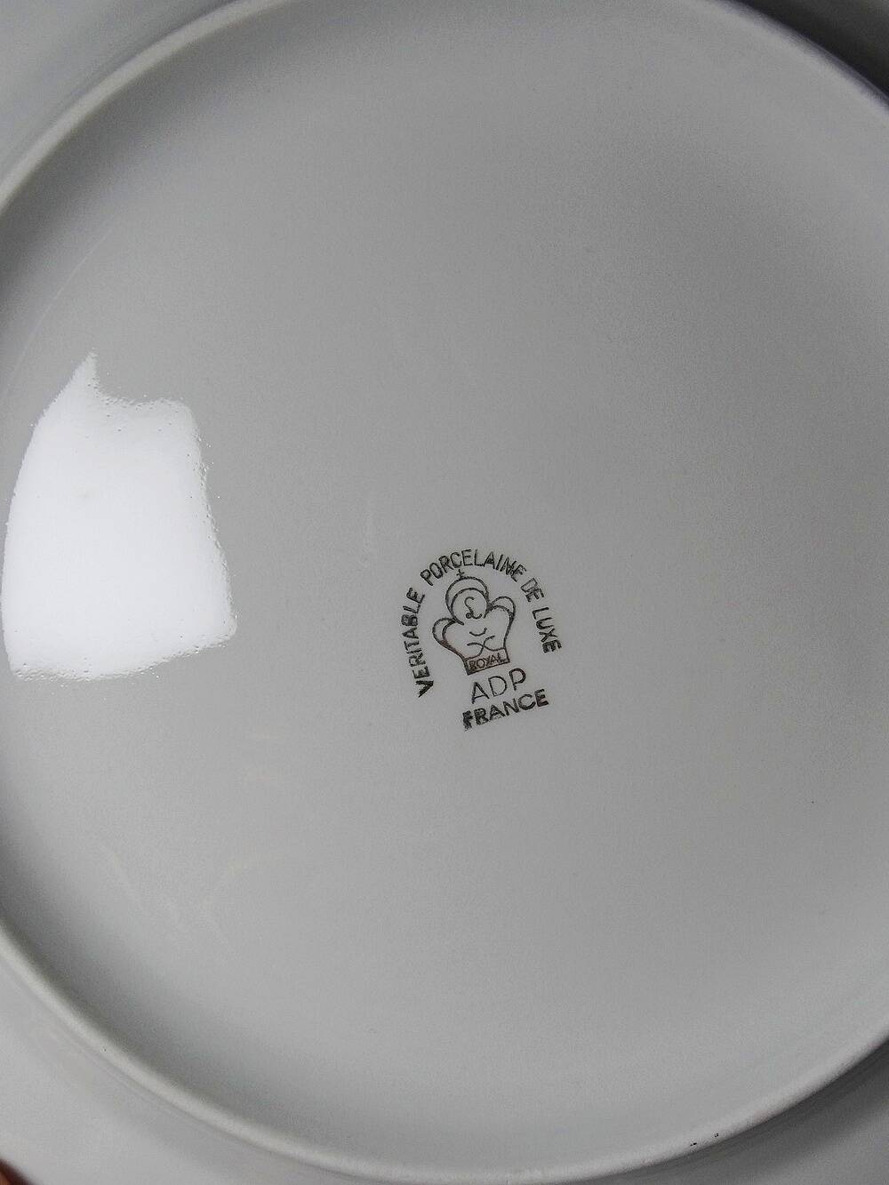 Set of 6 vintage flat plates ADP L Royal Limoges, gilded porcelain - 1