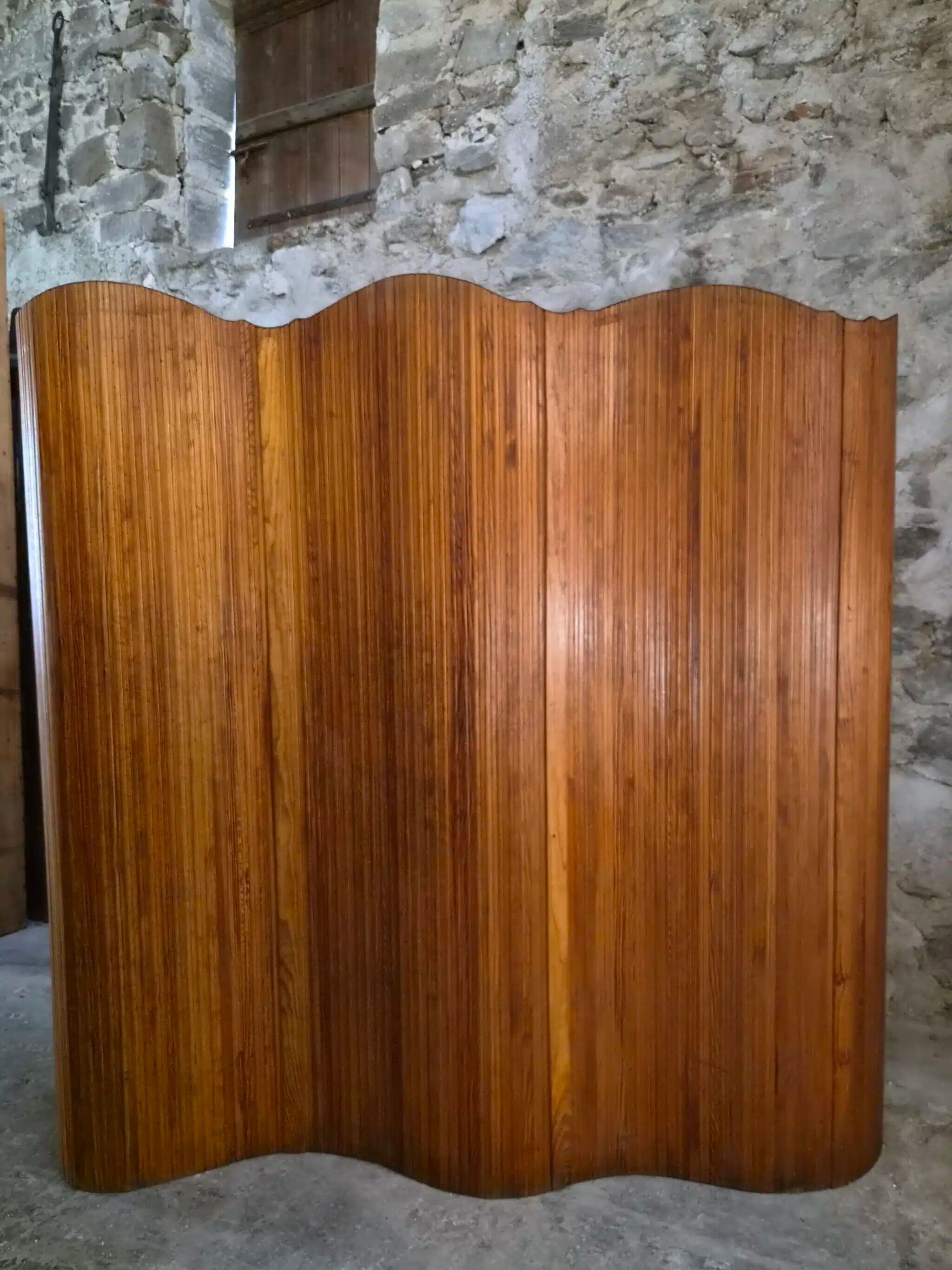 Large French folding screen in pine, room divider, 1950s, attributed to Baumann.