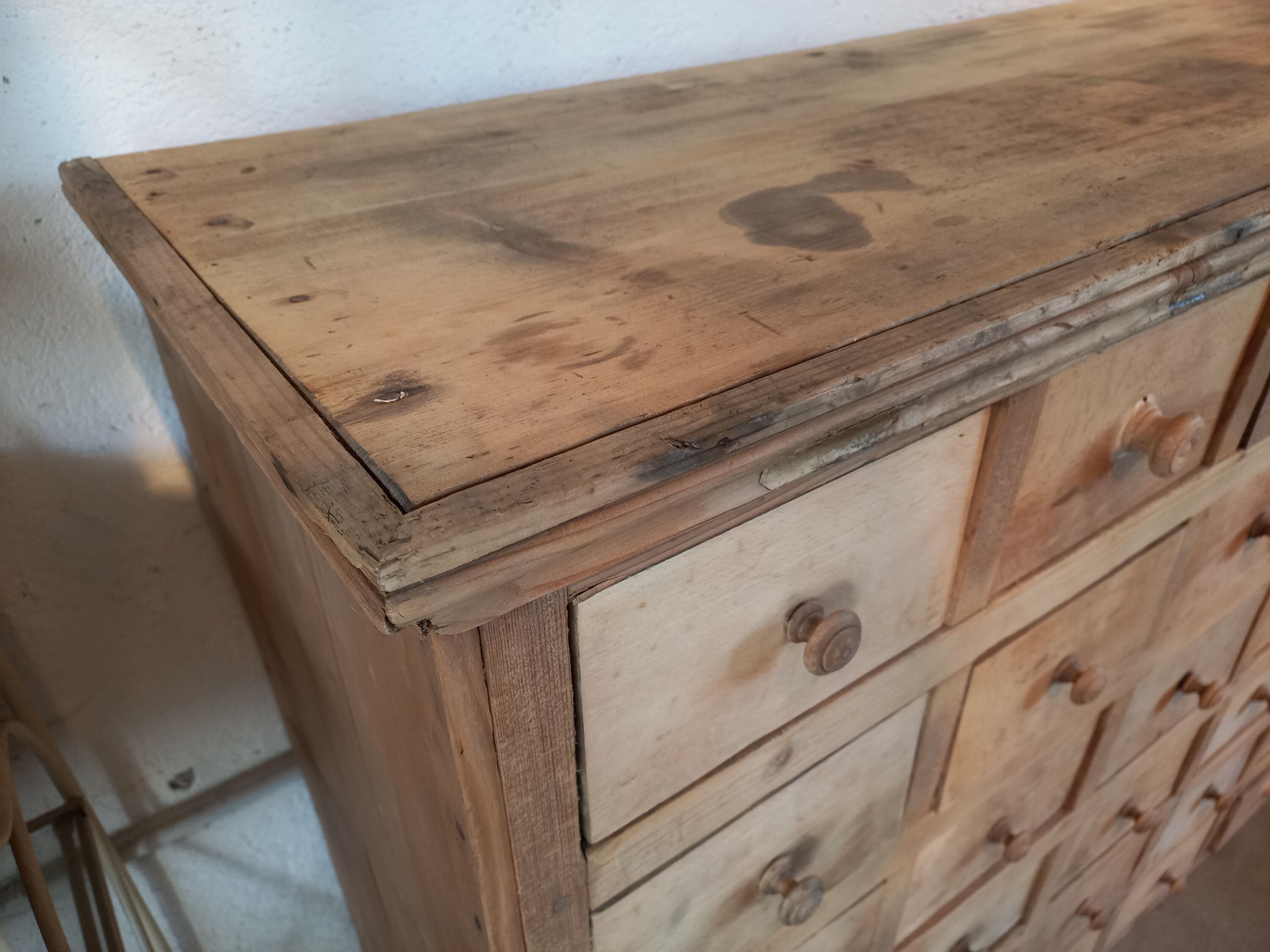 Trade cabinet with drawers