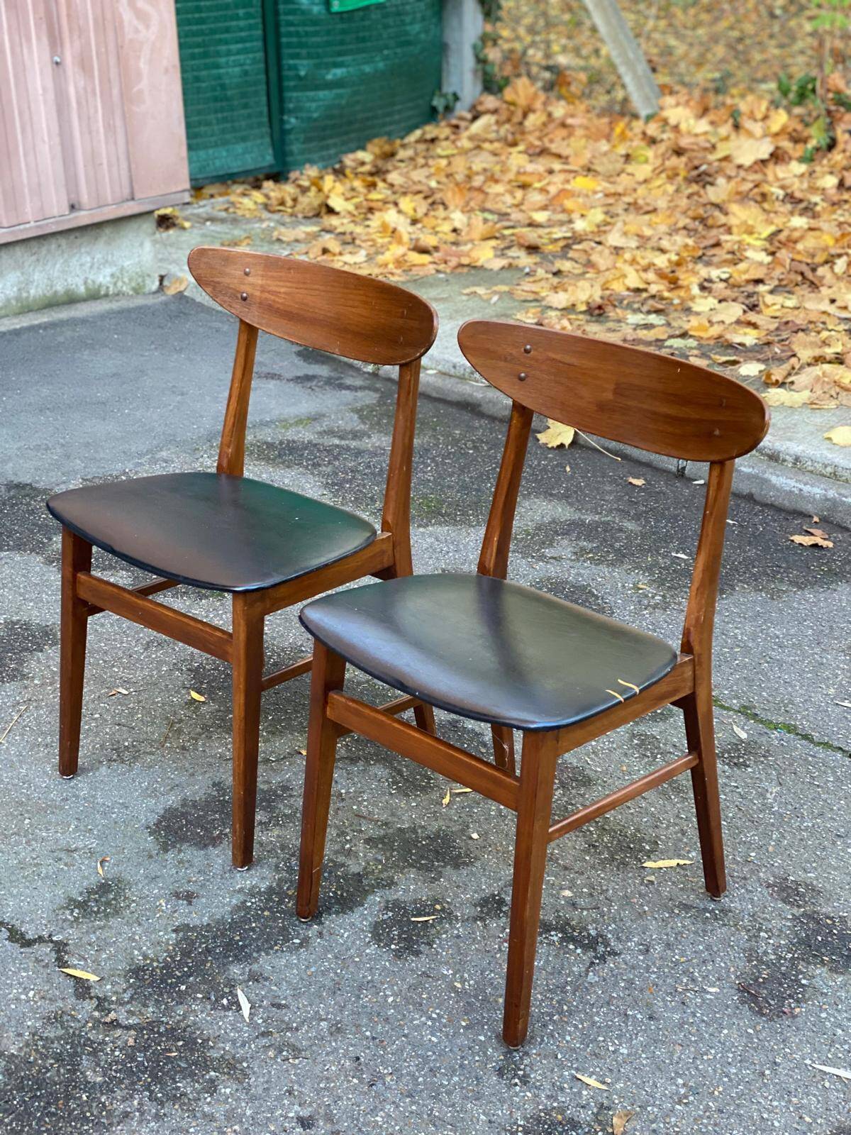 2 Scandinavian chairs in teak and black imitation leather, 1960s