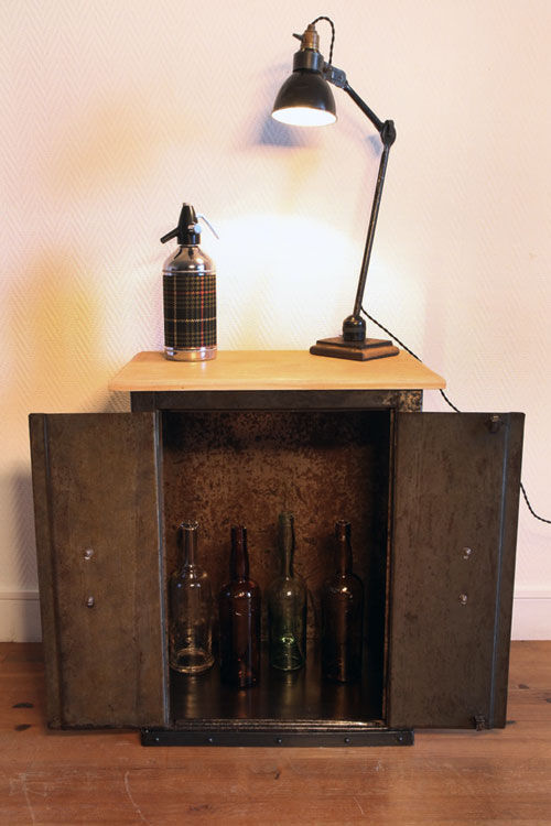 Meuble de rangement métallique industriel