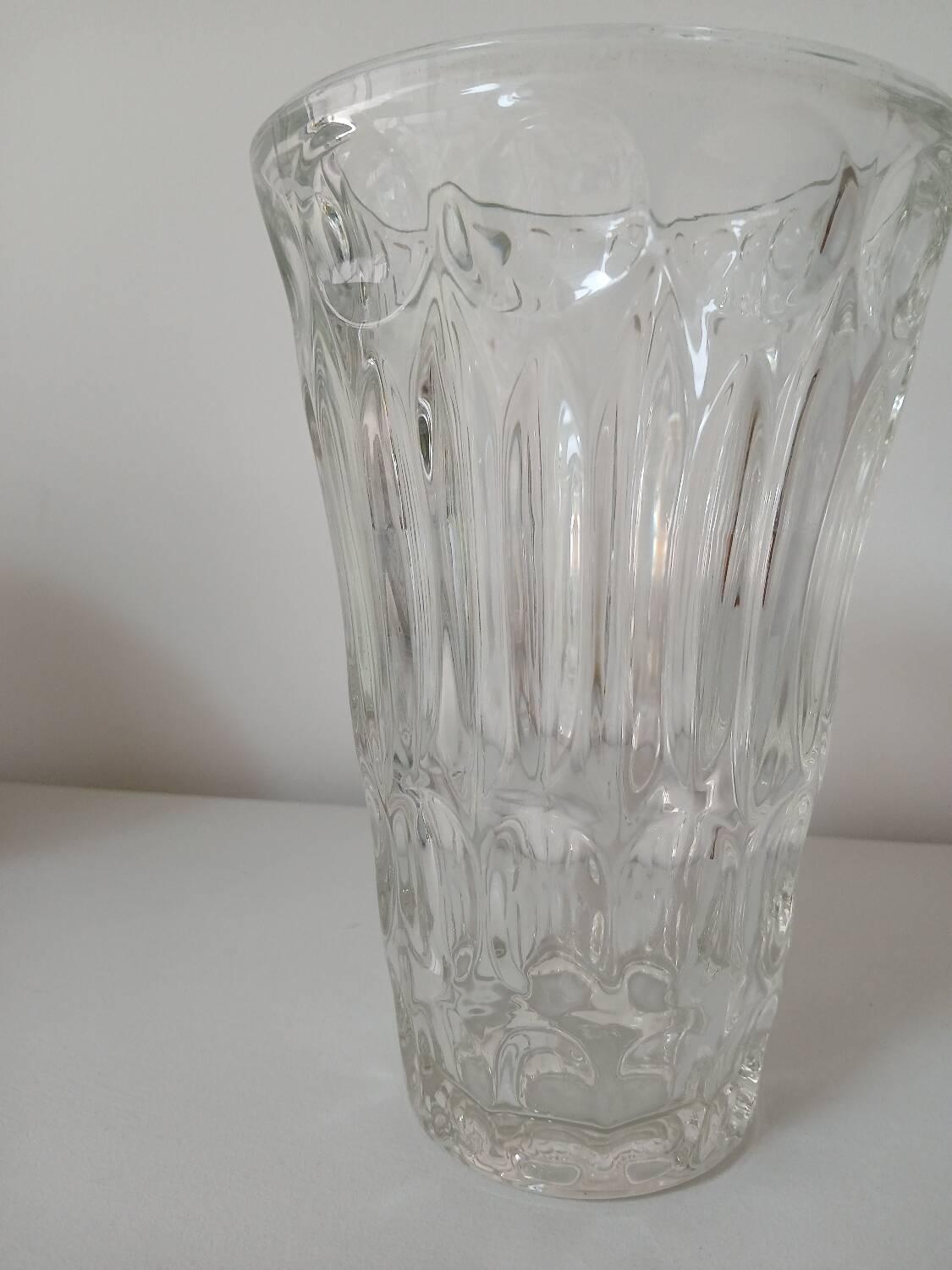 Chiseled glass vase