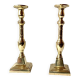Paire d'anciens bougeoirs en laiton