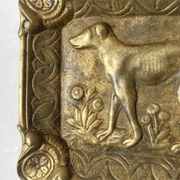 Cendrier, vide poche en laiton doré décor chien