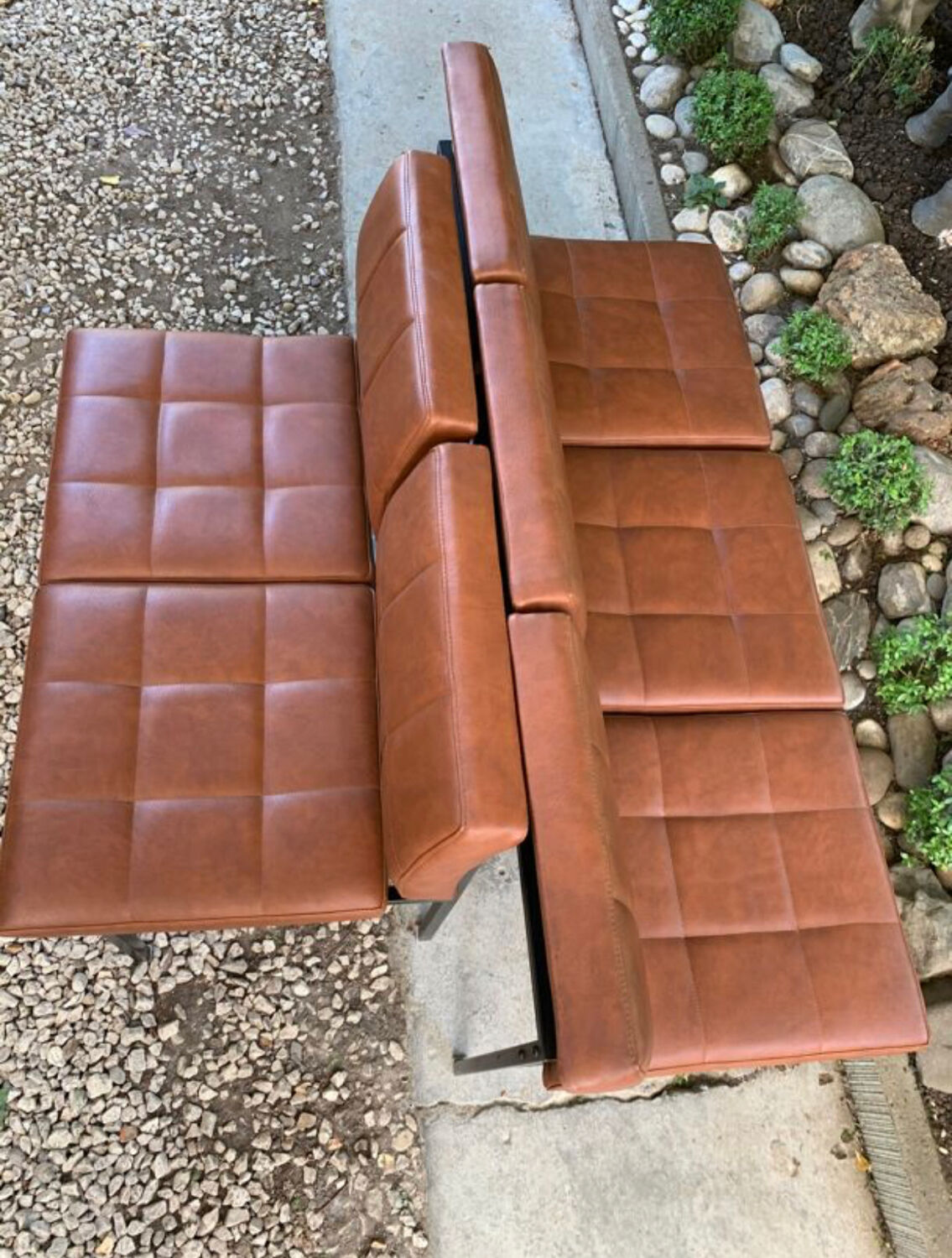 Suite de 5 chauffeuses skaï fauve 1950