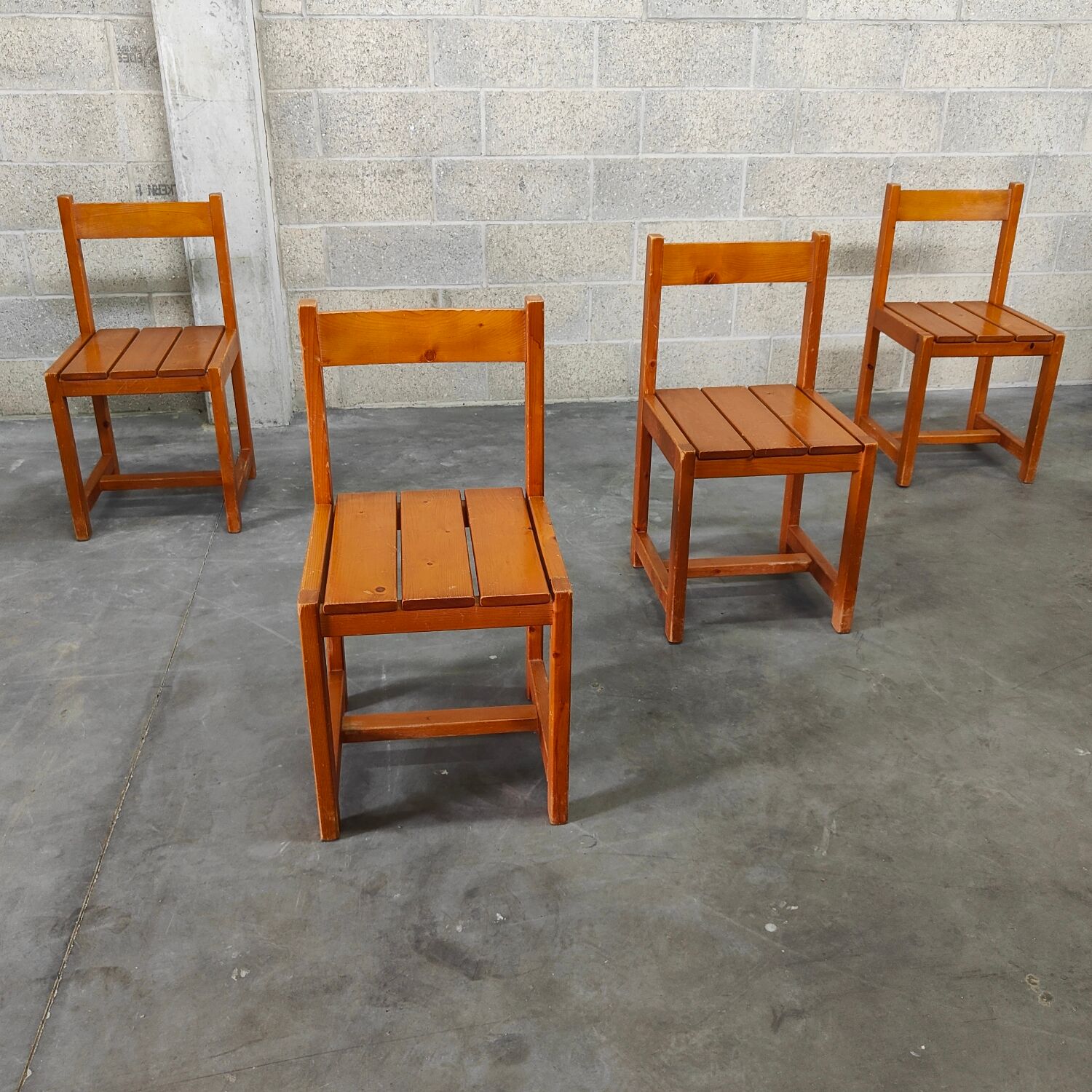 Set of 4 cubic chairs in blond pine year 60 by andré sornay